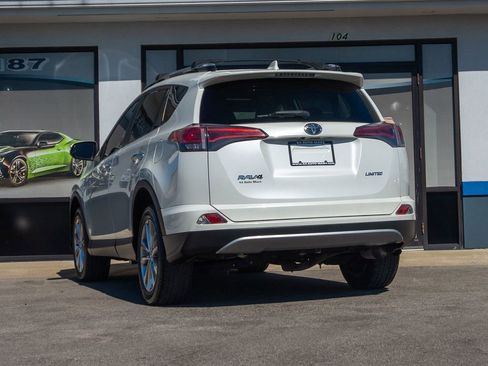 Used 2017 Toyota RAV4 Limited image 8
