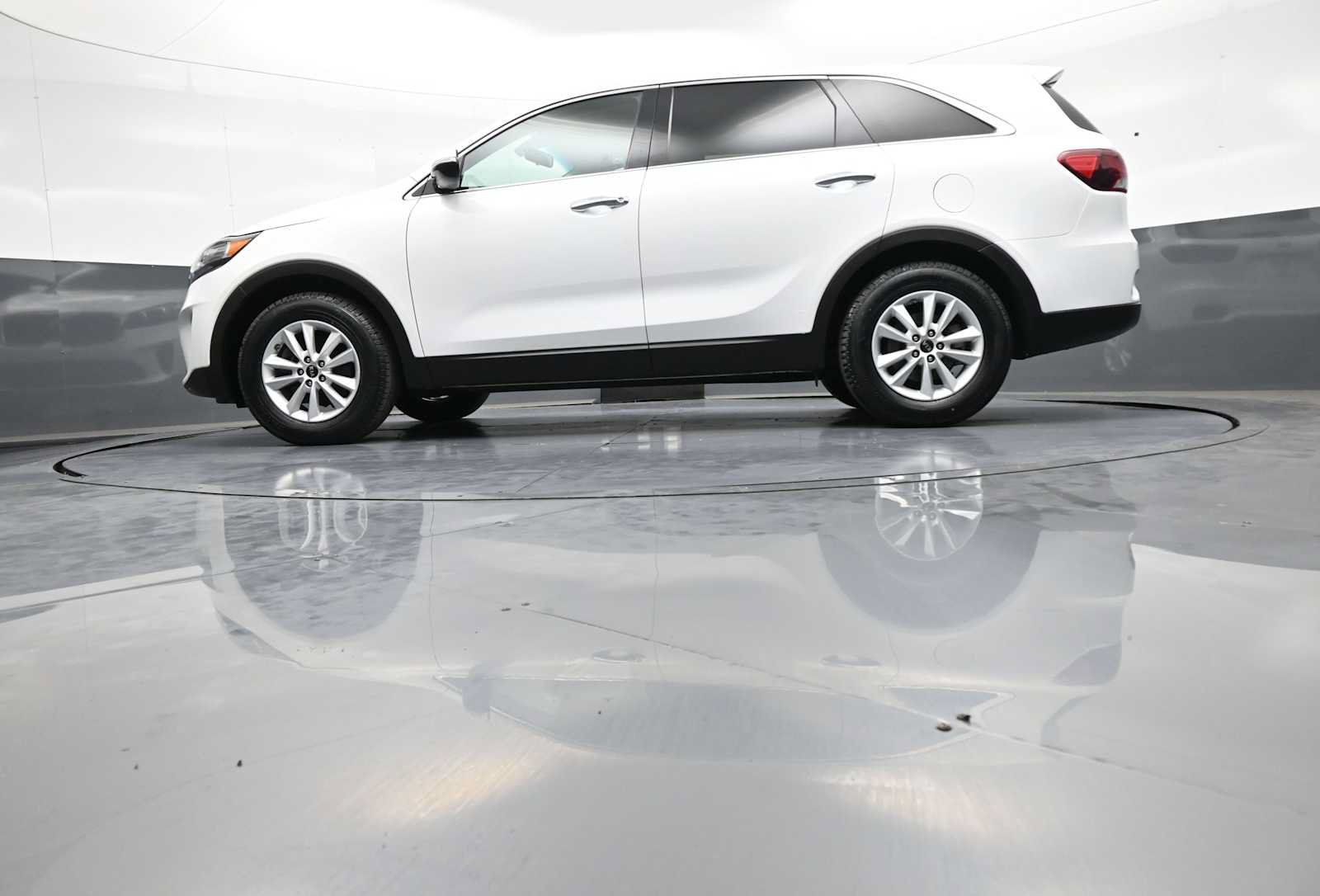 Used 2020 Kia Sorento FWD V6 image 32