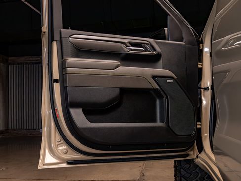 Used 2023 Chevrolet Silverado 1500 ZR2 w/ Technology Package AWD/4WD image 33