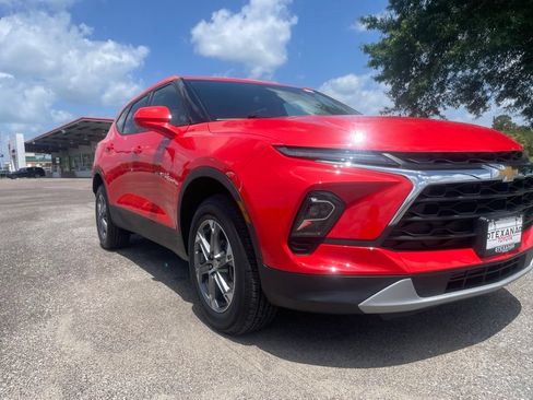 Used 2026 Chevrolet Blazer LT FWD image 10