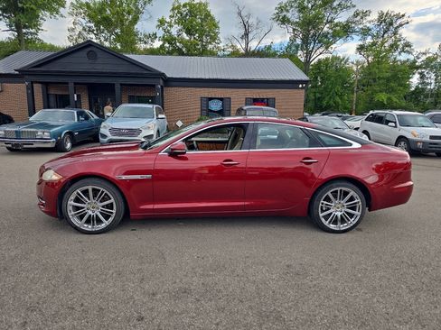 Used 2011 Jaguar XJ RWD image 4