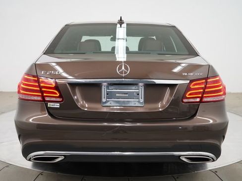 Used 2014 Mercedes-Benz E 250 BlueTEC 4MATIC Sedan image 6