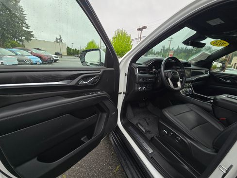 Used 2024 GMC Yukon XL Denali w/ Advanced Technology Package AWD/4WD image 21