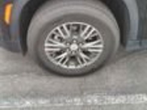 Used 2026 Chevrolet Traverse LT FWD image 9