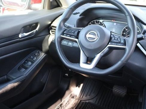 Certified 2025 Nissan Altima 2.5 SV w/ SV Premium Package FWD image 23