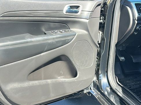 Used 2021 Jeep Grand Cherokee Laredo X image 23