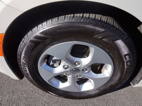 Used 2017 Chrysler Pacifica Touring-L Plus image 14