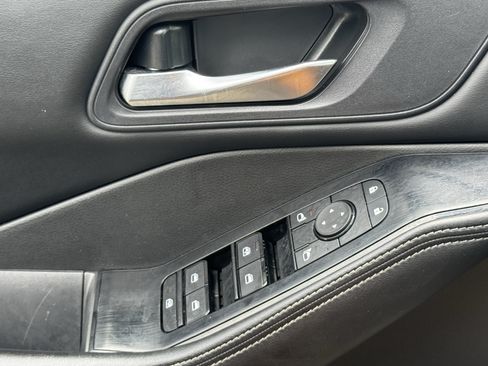 Used 2024 Nissan Rogue SV FWD image 25