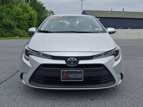 Used 2023 Toyota Corolla LE FWD image 2