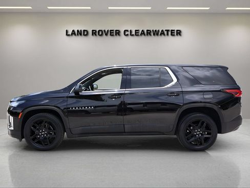 Used 2022 Chevrolet Traverse LS FWD image 2