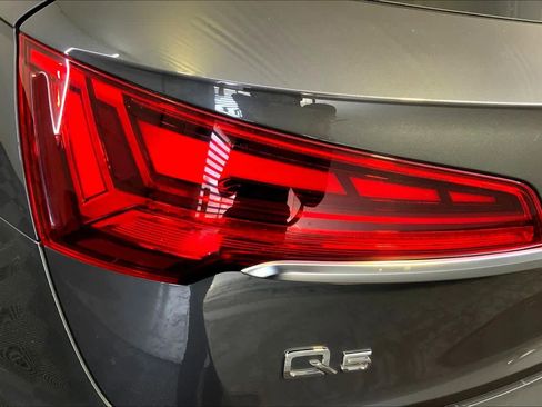 Used 2021 Audi Q5 Premium Plus w/ Premium Plus Package image 27