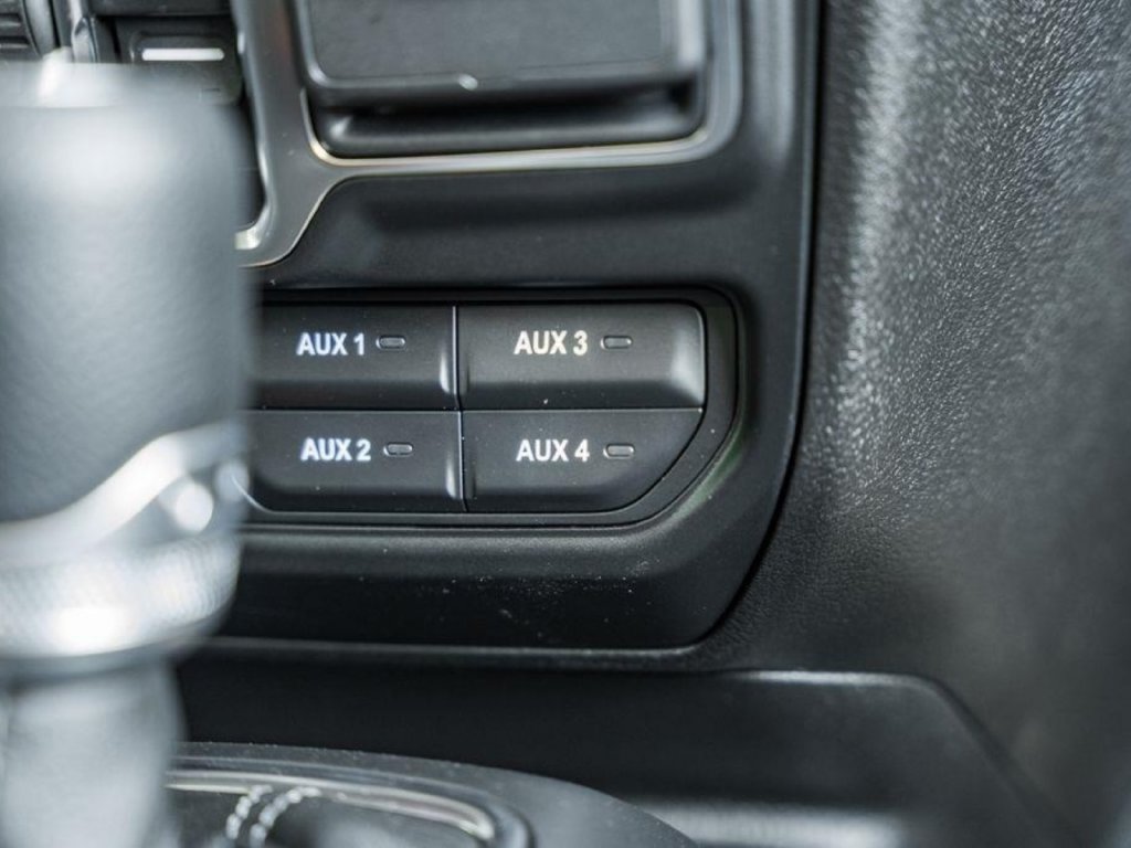 New 2025 Jeep Gladiator Sport AWD/4WD image 28