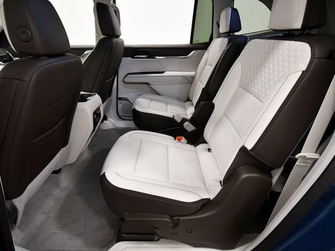 Used 2024 GMC Acadia Denali FWD image 15