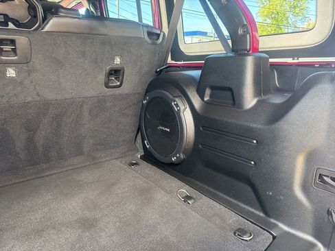 Used 2022 Jeep Wrangler Unlimited Rubicon w/ Dual Top Group AWD/4WD image 20