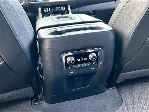 Used 2023 GMC Yukon Denali AWD/4WD image 35