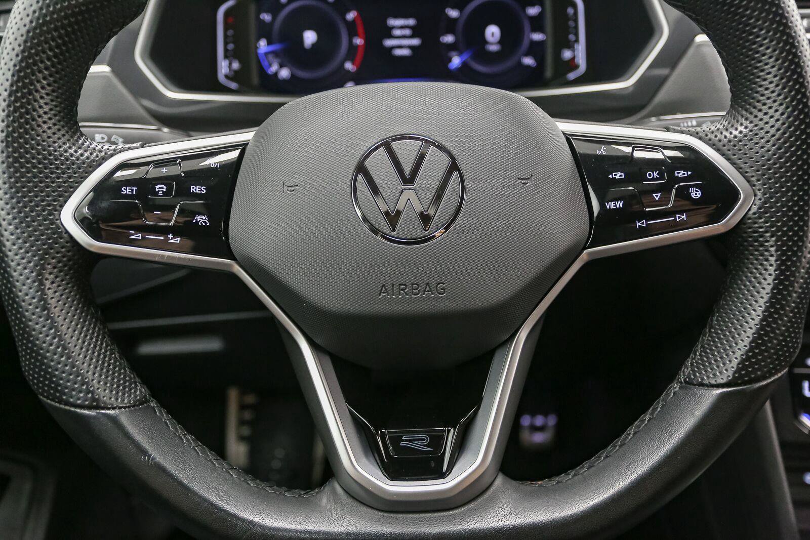 Used 2023 Volkswagen Tiguan SEL R-Line AWD/4WD image 39