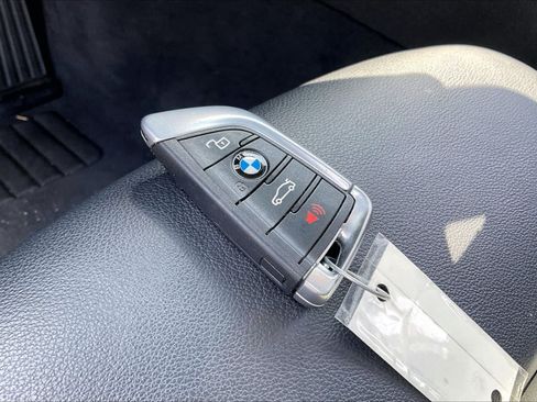 Used 2019 BMW 330i Sedan w/ Premium Package RWD image 11