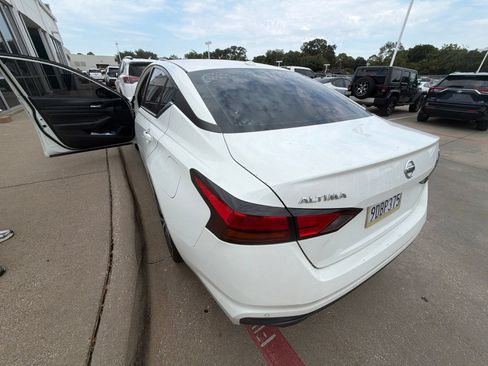 Used 2021 Nissan Altima 2.5 SR FWD image 5
