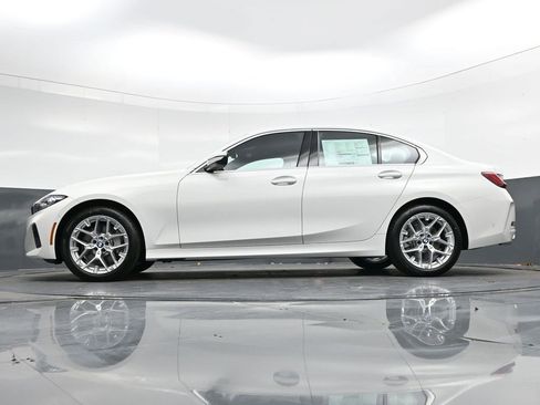 Used 2026 BMW 330i xDrive Sedan w/ Premium Package image 29