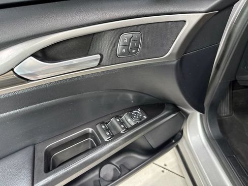Used 2019 Ford Fusion SEL FWD image 10