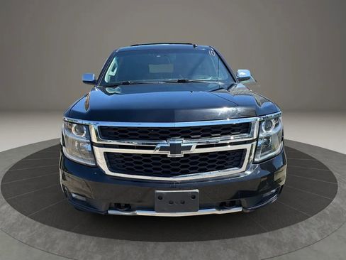 Used 2018 Chevrolet Suburban LT w/ Luxury Package AWD/4WD image 2