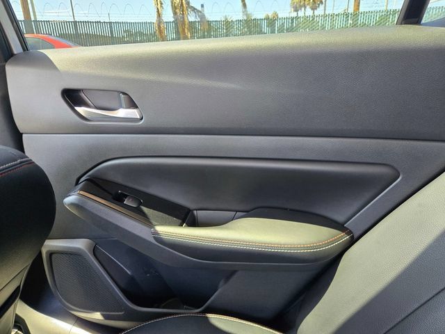 Used 2023 Nissan Altima 2.0 SR FWD image 13