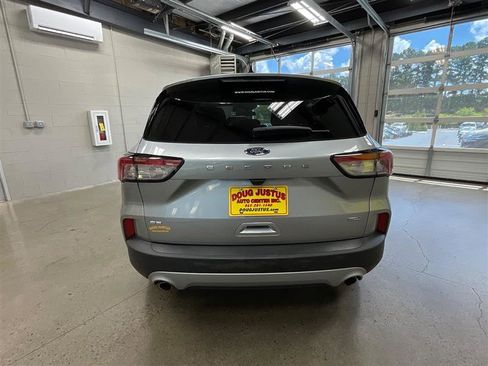 Used 2022 Ford Escape SE FWD image 4