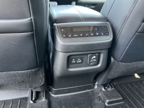 Used 2023 Nissan Pathfinder Platinum FWD image 42