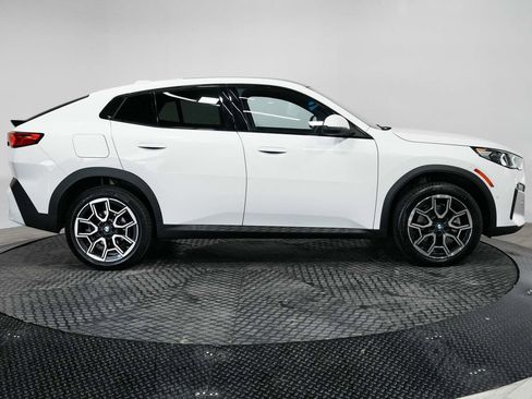 Used 2026 BMW X2 xDrive28i AWD/4WD image 5