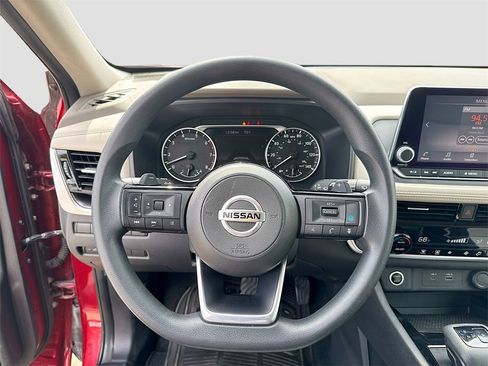 Used 2021 Nissan Rogue SV image 13