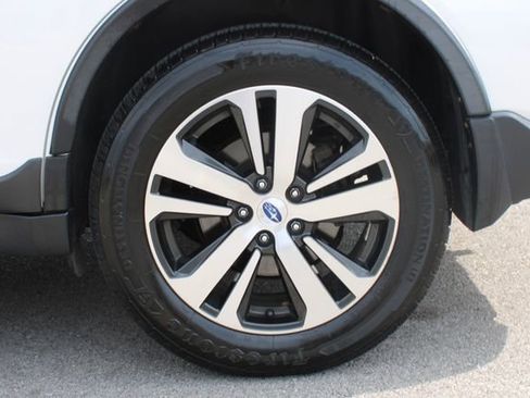 Used 2018 Subaru Outback 2.5i Limited AWD/4WD image 35