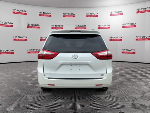 Used 2015 Toyota Sienna XLE AWD/4WD image 4