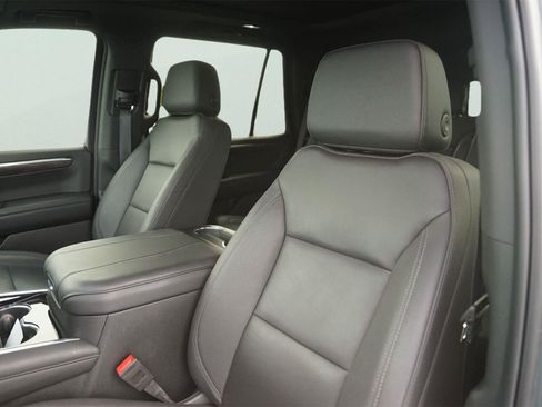 Used 2025 Chevrolet Tahoe Z71 w/ Comfort Package AWD/4WD image 10