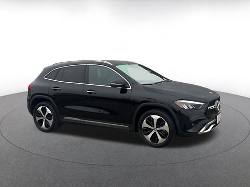 Used 2025 Mercedes-Benz GLA 250 4MATIC image 2