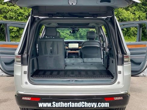 Used 2023 Jeep Grand Wagoneer Series II w/ Flexible Seating Group AWD/4WD image 54