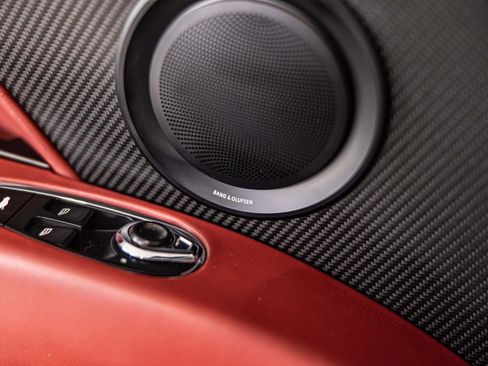 Used 2022 Aston Martin DB11 Volante image 29