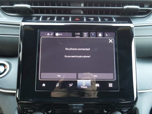 Used 2025 Jeep Grand Cherokee Altitude AWD/4WD image 5
