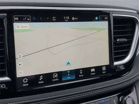 New 2026 Chrysler Pacifica Limited w/ Trailer Tow Group image 26