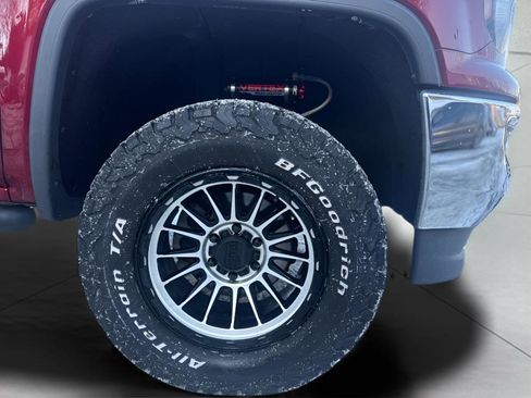 Used 2018 GMC Sierra 1500 SLE w/ SLE Value Package image 2