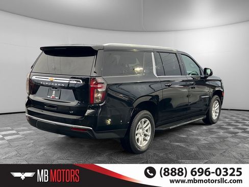 Used 2023 Chevrolet Suburban LT image 3