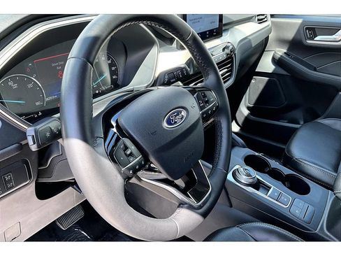 Used 2022 Ford Escape SEL FWD image 17