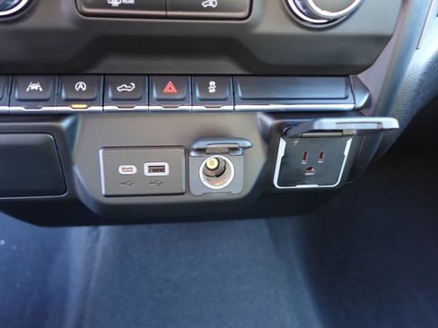 Used 2023 Chevrolet Silverado 1500 Custom image 44