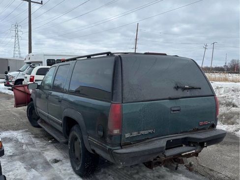 Used 1996 GMC Suburban 4WD image 3