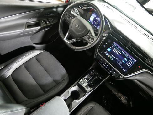 Used 2022 Chevrolet Bolt LT image 9