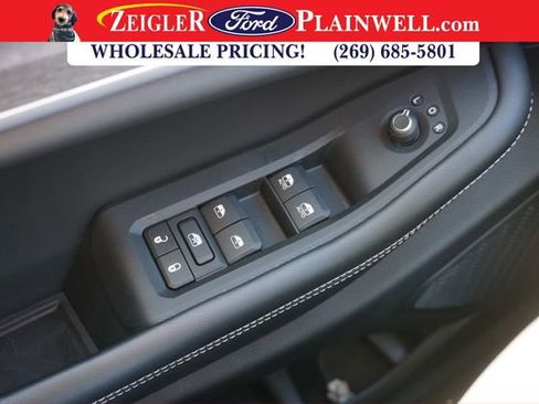 Used 2023 Jeep Grand Cherokee Limited image 33