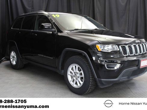 Used 2019 Jeep Grand Cherokee Laredo AWD/4WD image 1