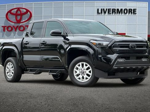 Certified 2025 Toyota Tacoma SR5 RWD image 2