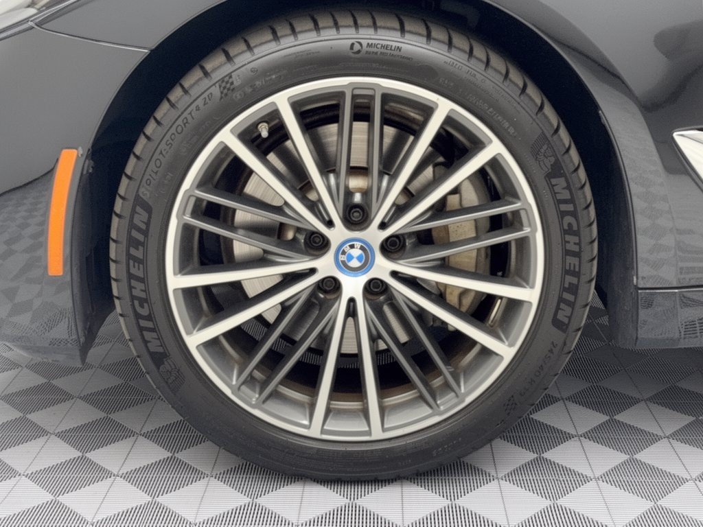 Used 2023 BMW 530e w/ Convenience Package RWD image 13