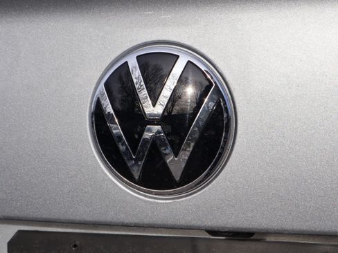 Used 2024 Volkswagen Jetta SE w/ Panoramic Sunroof Package image 16