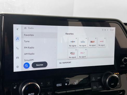 Used 2023 Toyota Highlander XLE image 15